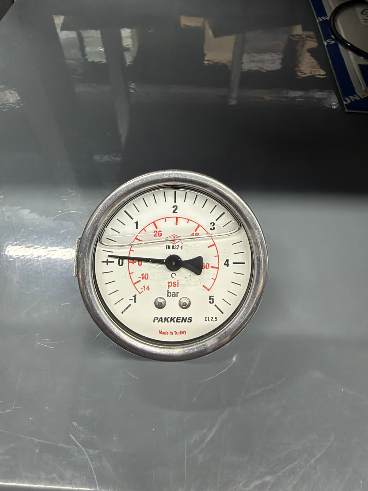 Pakkens Vakummetre – Ø63 mm, −1/+5 bar, G1/4"